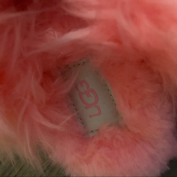 UGG Slippers - Picture 5 of 9